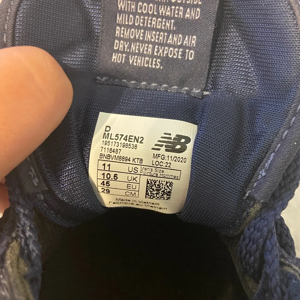 New Balance 574 Men's Navy Blue and White Classic Sneakers - Picture 5 of 8